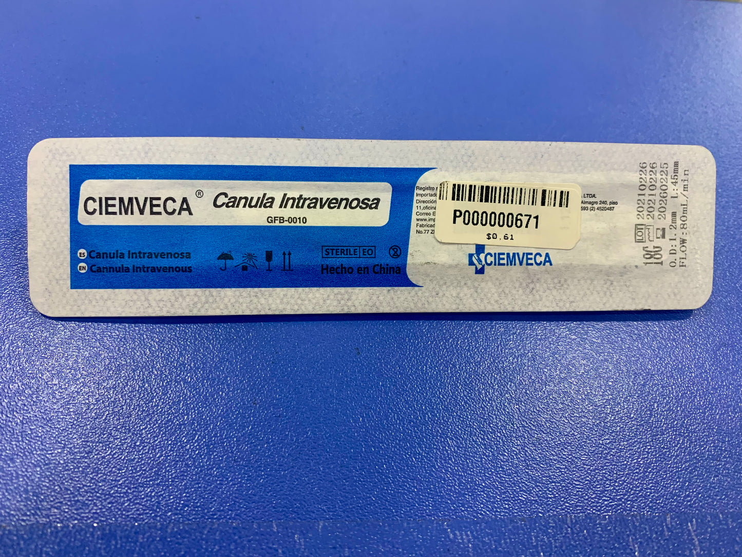 Catéter intravenoso 18 G sin aletas